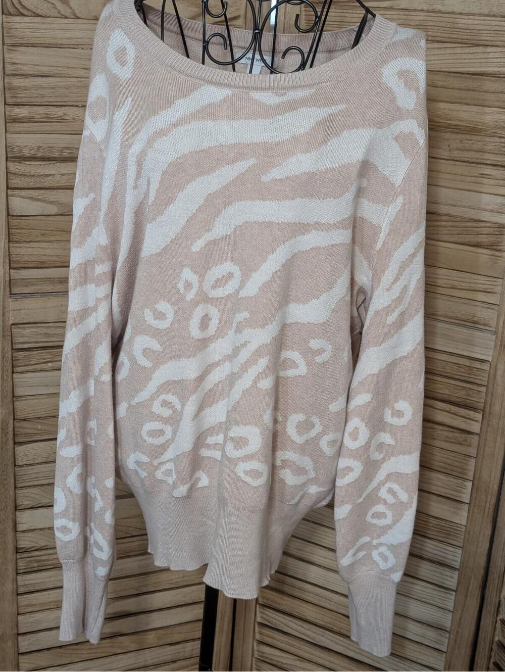 Nine West Women's Long Sleeve Beige And White Zebra Button Up Sweater Size L